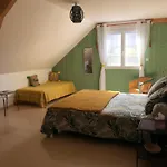 Lo Saunei Ларёнс
