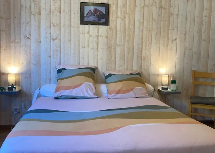 فندق مبيت وإفطار Lo Saunei لارونس